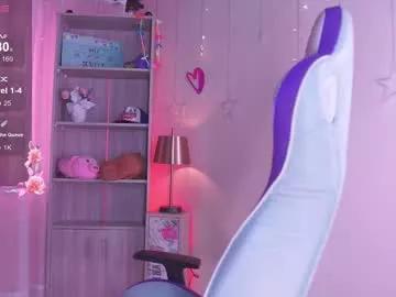 Try our girls live displays and explore the company of endless strippers, with beautiful physiques, vibrating toys and more.