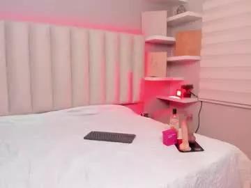 Try our girls live displays and explore the company of endless strippers, with beautiful physiques, vibrating toys and more.