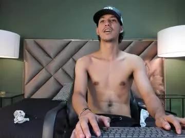 Try our girls live displays and explore the company of endless strippers, with beautiful physiques, vibrating toys and more.