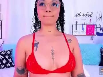 Try our girls live displays and explore the company of endless strippers, with beautiful physiques, vibrating toys and more.