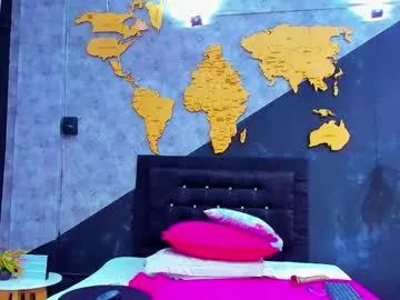 Try our girls live displays and explore the company of endless strippers, with beautiful physiques, vibrating toys and more.