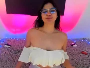 Try our girls live displays and explore the company of endless strippers, with beautiful physiques, vibrating toys and more.