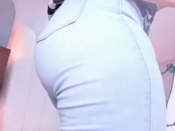 Try our girls live displays and explore the company of endless strippers, with beautiful physiques, vibrating toys and more.