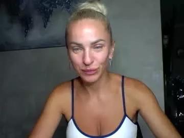 Try our girls live displays and explore the company of endless strippers, with beautiful physiques, vibrating toys and more.