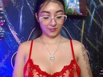 Try our girls live displays and explore the company of endless strippers, with beautiful physiques, vibrating toys and more.