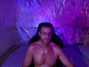 Try our girls live displays and explore the company of endless strippers, with beautiful physiques, vibrating toys and more.