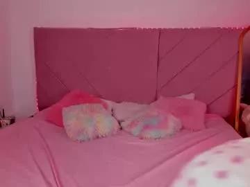 Try our girls live displays and explore the company of endless strippers, with beautiful physiques, vibrating toys and more.