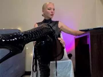 Try our girls live displays and explore the company of endless strippers, with beautiful physiques, vibrating toys and more.