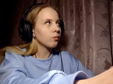 maryrosesiegle — GOAL :  Understand what tk is ^^Hey,  I'm new here^^ #new #petite  #blonde #skinny #cute [11 tokens remaining]