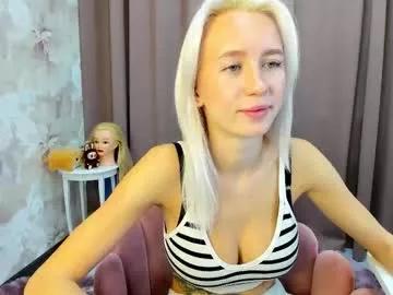 Try our girls live displays and explore the company of endless strippers, with beautiful physiques, vibrating toys and more.