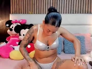 Try our girls live displays and explore the company of endless strippers, with beautiful physiques, vibrating toys and more.