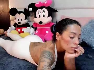 Try our girls live displays and explore the company of endless strippers, with beautiful physiques, vibrating toys and more.
