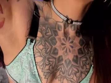 Try our girls live displays and explore the company of endless strippers, with beautiful physiques, vibrating toys and more.
