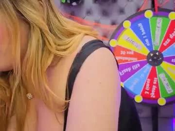 Try our girls live displays and explore the company of endless strippers, with beautiful physiques, vibrating toys and more.