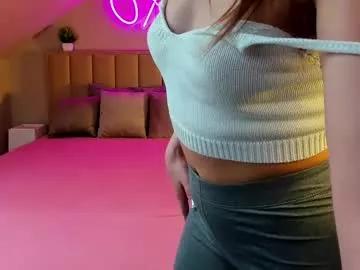 Try our girls live displays and explore the company of endless strippers, with beautiful physiques, vibrating toys and more.