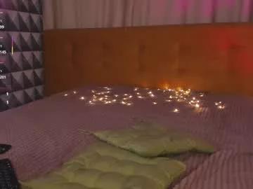 Try our girls live displays and explore the company of endless strippers, with beautiful physiques, vibrating toys and more.