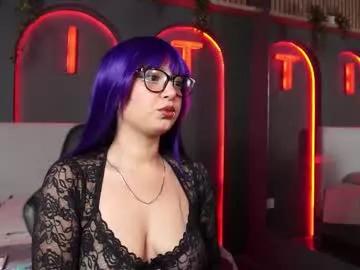 Try our girls live displays and explore the company of endless strippers, with beautiful physiques, vibrating toys and more.