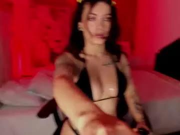 Try our girls live displays and explore the company of endless strippers, with beautiful physiques, vibrating toys and more.