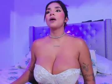 Try our girls live displays and explore the company of endless strippers, with beautiful physiques, vibrating toys and more.