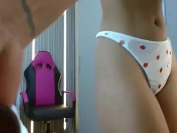 Try our girls live displays and explore the company of endless strippers, with beautiful physiques, vibrating toys and more.