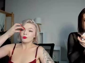 Try our girls live displays and explore the company of endless strippers, with beautiful physiques, vibrating toys and more.