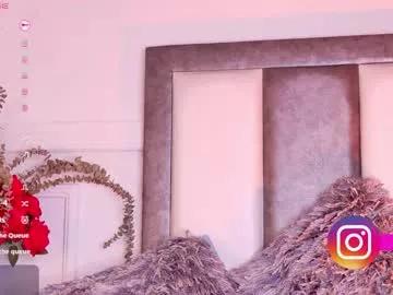 Try our girls live displays and explore the company of endless strippers, with beautiful physiques, vibrating toys and more.