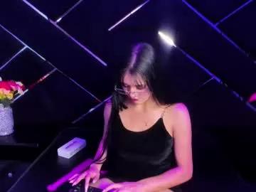 Try our girls live displays and explore the company of endless strippers, with beautiful physiques, vibrating toys and more.