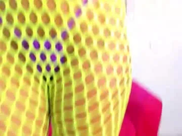 miakhalifa_7 — GOAL: spanks pussy [20 tokens remaining] welcome, I hope I can have fun with you! #anal #slim #18 #new #ebony