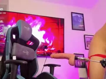 Try our girls live displays and explore the company of endless strippers, with beautiful physiques, vibrating toys and more.