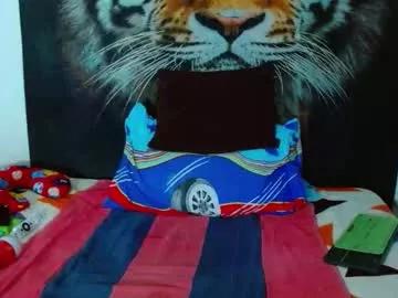 Try our girls live displays and explore the company of endless strippers, with beautiful physiques, vibrating toys and more.