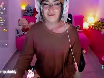 Try our girls live displays and explore the company of endless strippers, with beautiful physiques, vibrating toys and more.