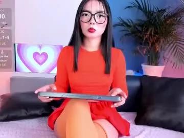 Try our girls live displays and explore the company of endless strippers, with beautiful physiques, vibrating toys and more.