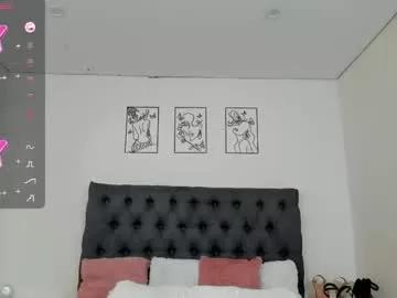 Try our girls live displays and explore the company of endless strippers, with beautiful physiques, vibrating toys and more.