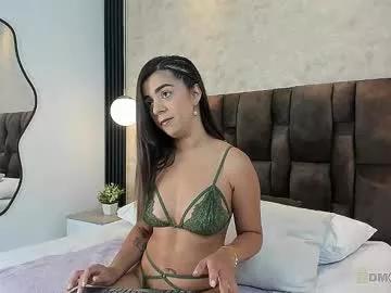 Try our girls live displays and explore the company of endless strippers, with beautiful physiques, vibrating toys and more.