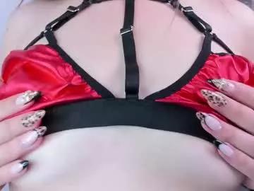Try our girls live displays and explore the company of endless strippers, with beautiful physiques, vibrating toys and more.