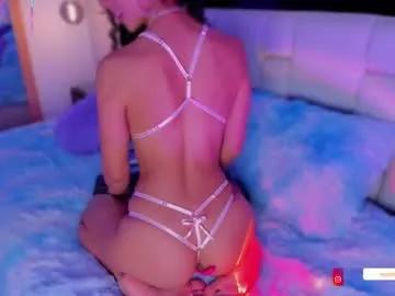 Try our girls live displays and explore the company of endless strippers, with beautiful physiques, vibrating toys and more.