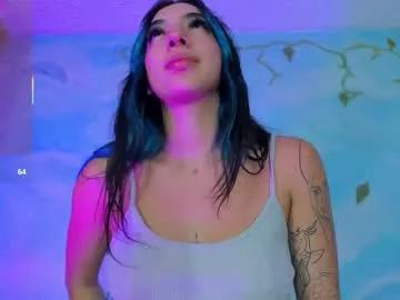 Try our girls live displays and explore the company of endless strippers, with beautiful physiques, vibrating toys and more.