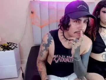 Try our girls live displays and explore the company of endless strippers, with beautiful physiques, vibrating toys and more.