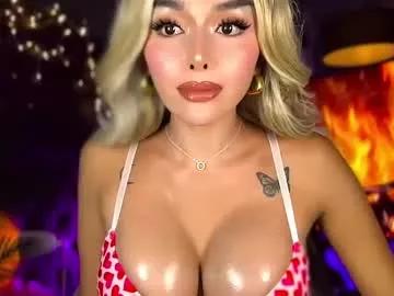 Try our girls live displays and explore the company of endless strippers, with beautiful physiques, vibrating toys and more.