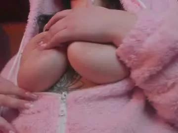 Try our girls live displays and explore the company of endless strippers, with beautiful physiques, vibrating toys and more.