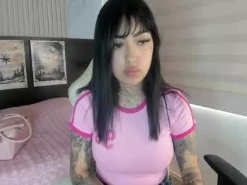 Try our girls live displays and explore the company of endless strippers, with beautiful physiques, vibrating toys and more.
