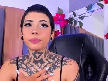 Try our girls live displays and explore the company of endless strippers, with beautiful physiques, vibrating toys and more.