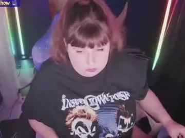 Try our girls live displays and explore the company of endless strippers, with beautiful physiques, vibrating toys and more.