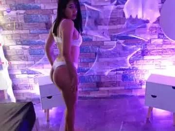 Try our girls live displays and explore the company of endless strippers, with beautiful physiques, vibrating toys and more.