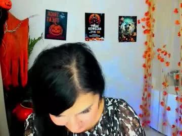 Try our girls live displays and explore the company of endless strippers, with beautiful physiques, vibrating toys and more.