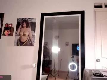Try our girls live displays and explore the company of endless strippers, with beautiful physiques, vibrating toys and more.