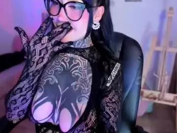 Try our girls live displays and explore the company of endless strippers, with beautiful physiques, vibrating toys and more.