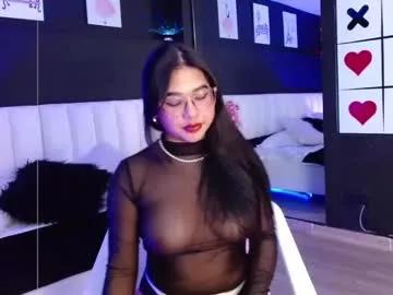 Try our girls live displays and explore the company of endless strippers, with beautiful physiques, vibrating toys and more.
