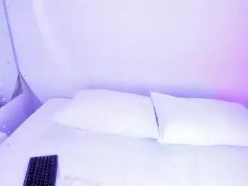 Try our girls live displays and explore the company of endless strippers, with beautiful physiques, vibrating toys and more.