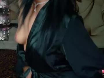 Try our girls live displays and explore the company of endless strippers, with beautiful physiques, vibrating toys and more.